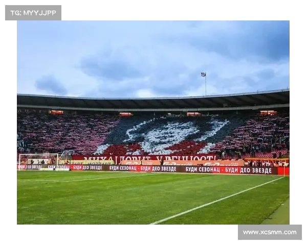 弗拉门戈球迷赛前拼出巨型TIFO致敬名宿扎加洛展现俱乐部深厚文化